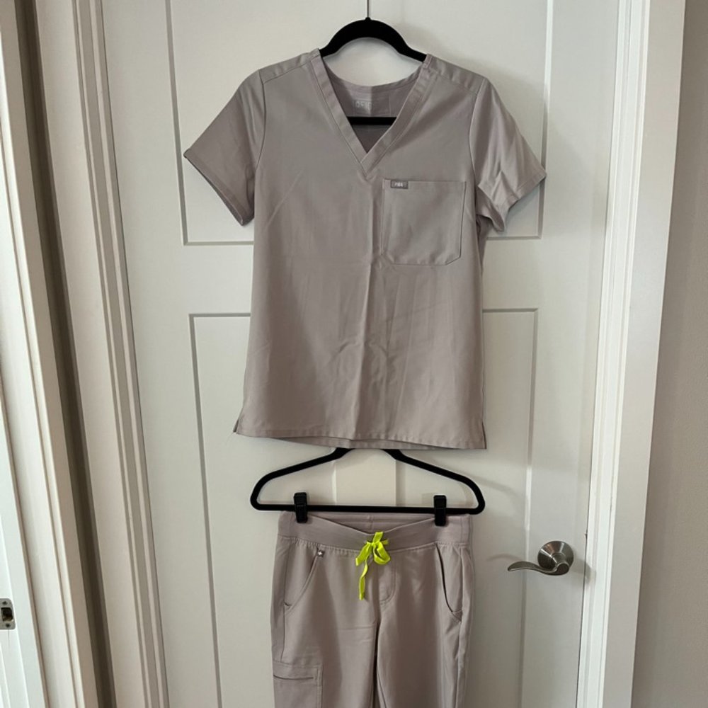 FIGS Scrub Set, XS Catarina Top, XS Petite Zamora Bottom, Cement